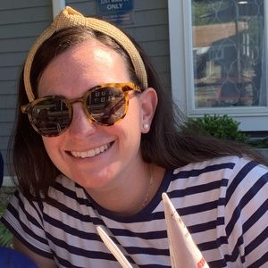 Meet your Posher, Lauren